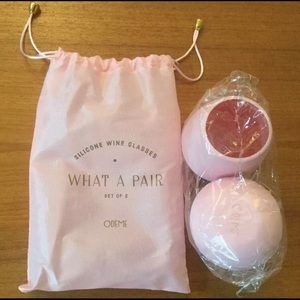 Odeme What A Pair Set of 2 Silicone Wine Glasses